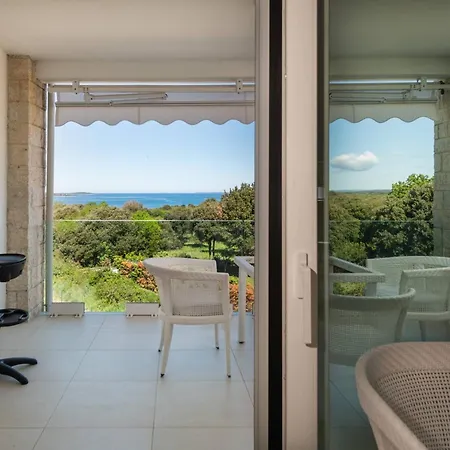 Apartment Dream Lounge Mit Meerblick Pula